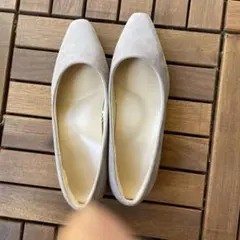 グレー スエード ポインテッドトゥパンプス