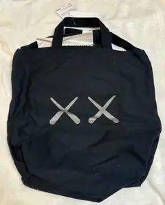 【匿名配送】UNIQLO KAWS コラボ　バック②