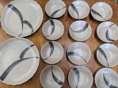 未使用品 たち吉　タチキチ 銘々皿　和食器 大皿２枚と中皿12枚のセット