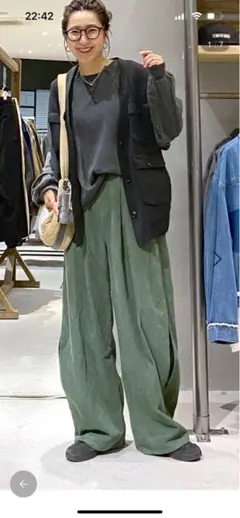 ニコアンド　タックモレパンツ