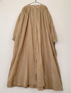 ベージュ 長袖 ロングワンピース