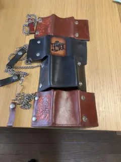 レザー ウォレットチェーン 赤と黒