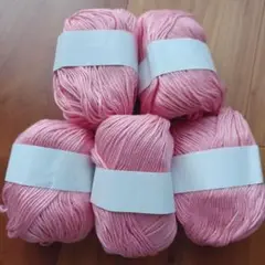60%シルク10%カシミヤ30%ウールの毛糸　50g×5個　ピンク色