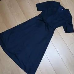 黒半袖 ひざ丈ワンピース