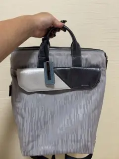 2回の使用　ペレボルサ　軽量リュック　グレー