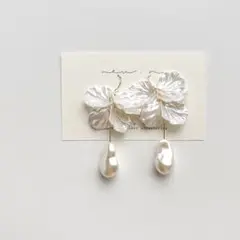 花びらバロックパール風イヤリング