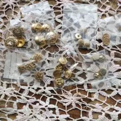 手芸用ボタン金色