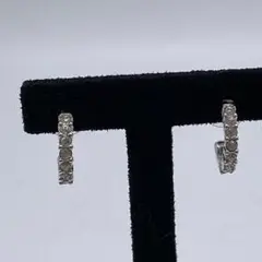 スワロフスキー ピアス ラインストーン シルバーカラー