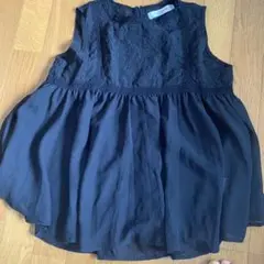刺繍入りブラックノースリーブトップス