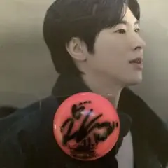 東方神起　ユノ　直筆サインボール　WITH ツアー 東方神起 ユノ 直筆サインボール WITH ツアー - メルカリ