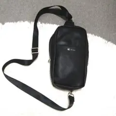 【未使用級】 タケオキクチ ボディバッグ ショルダーバッグ ブラック コンパクト