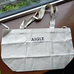 AIGLE ベージュキャンバストートバッグ
