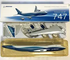 1/200 ボーイング747 8F (飛行姿勢モデル)