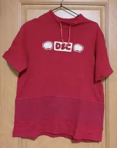 DSC フード付き赤Tシャツ