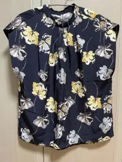 【新品未使用】LATO✴︎CALLE ネイビー 花柄 半袖ブラウス　Mサイズ