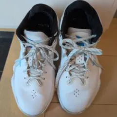 バッシュ　NOVASURGE 25.5cm