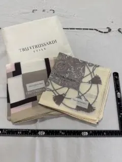 TRU TRUSSARDI 幾何学模様 ハンカチ 2枚セット