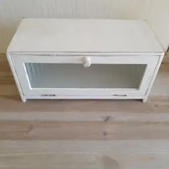 サリュ　キャビネット