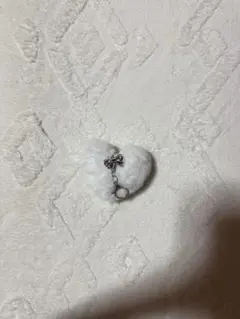 ホワイトファー ハート型キーホルダー