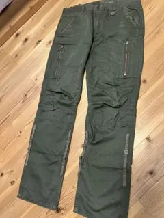 オリーブグリーン ワークパンツ 多機能ポケット付き
