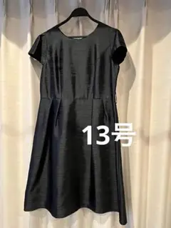 13号　ネイビー　半袖ひざ丈ワンピース