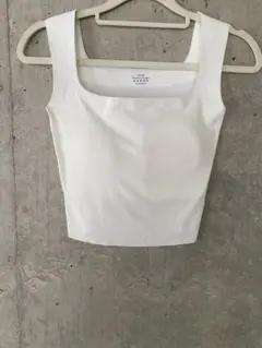ホワイトタンクトップ 内蔵ブラ付き　新品
