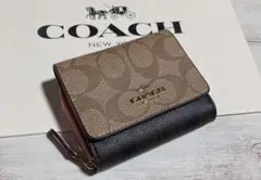 COACH 三つ折財布