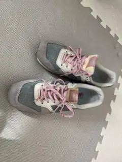 ニューバランススニーカー