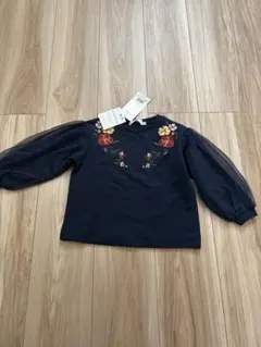 刺繍入りネイビー　薄手トレーナー　100cm