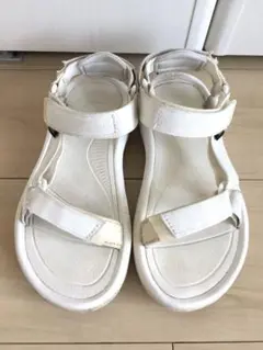 Teva サンダル