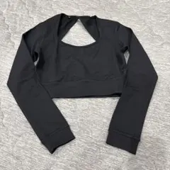 MP マイプロテインのブラック クロップド トップ