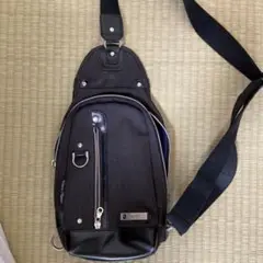 黒 ナイロン ショルダーバッグ