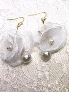 あこやパールバロック シフォンのフラワーチャーム ピアスフック付き