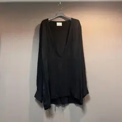 The Letters ブラック Vネック 長袖シャツ