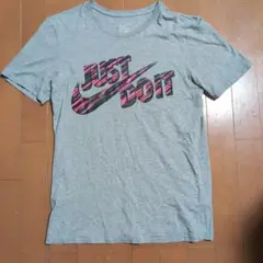 ナイキTシャツグレー
