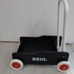 BRIO 手押し車 黒　赤車輪