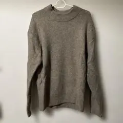 UNIQLO ベージュ タートルネック セーター M