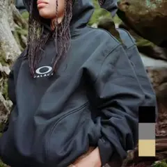 オークリー✖︎PALACE ブラック フード付きパーカー