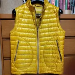 ヘルノのダウンベスト