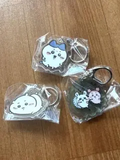 ちいかわ アクリルキーホルダー ハチワレ モモンガ カニ