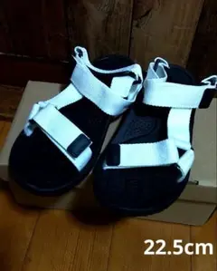 サンダル　22.5cm　ホワイト