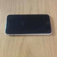 Apple iPhone SE 第二世代　ホワイトモデル