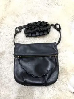 tortoago トルトアーゴ　フリル　レザーショルダーバッグ