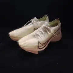 NIKE　エアズームテンポネクスト% 26.5cm
