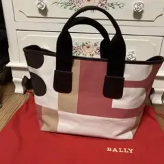 B A L L Yトートバック最終価格3000円❣️
