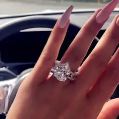 指輪 豪華 ダイヤモンド 宝石 結婚 婚約 花嫁 誕生日 記念日 ギフト