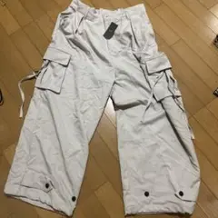ホワイト カーゴパンツ サイドポケット付き
