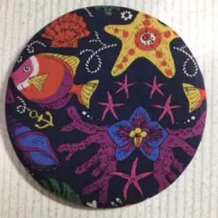 リバティ　缶バッジ❌１個　直径５.７cm