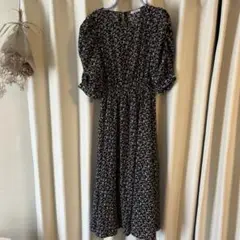 花柄パフスリーブミディワンピース　Ｍ　ハニーズ　レトロ