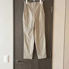 UNIQLO ベージュ マタニティパンツ